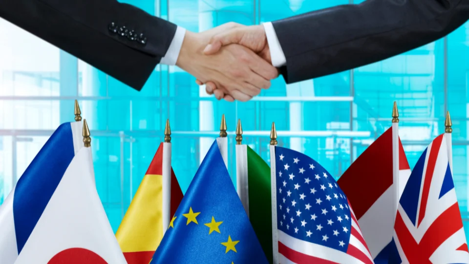 Ahorro e Inversión Internacional. (2)